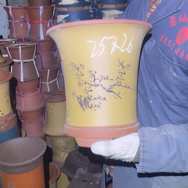 紫砂花盆紫砂花盆是最具