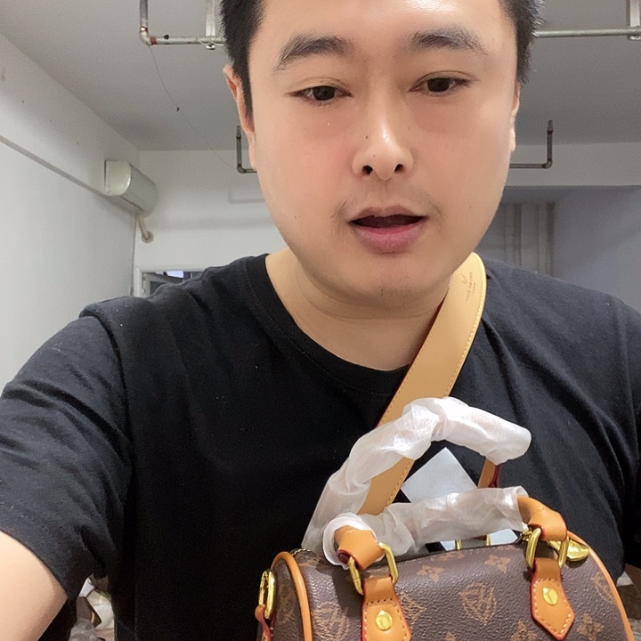 鳄鱼皮（革）犏牛皮（革）