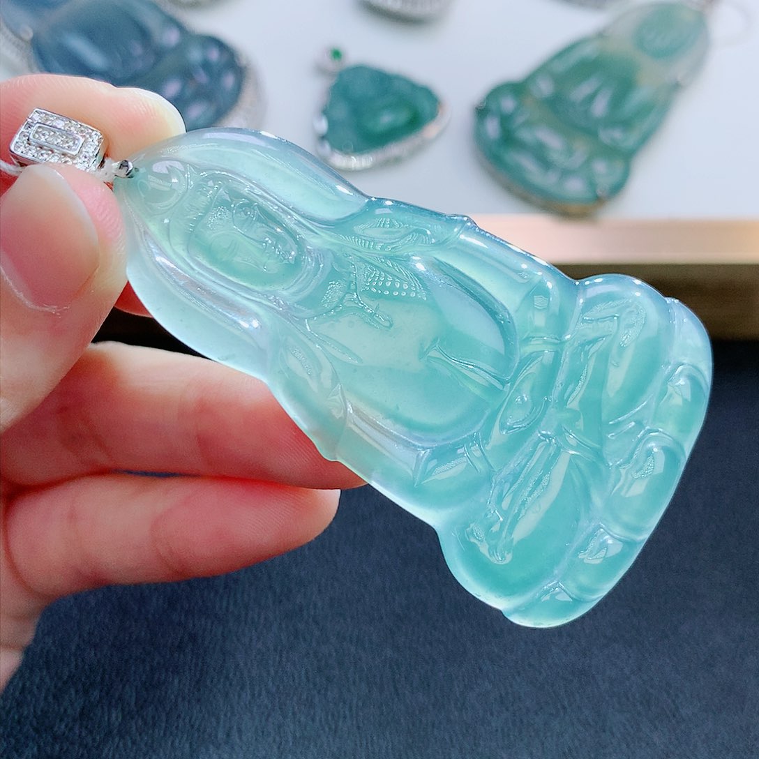 翡翠颈饰未镶嵌翡翠
