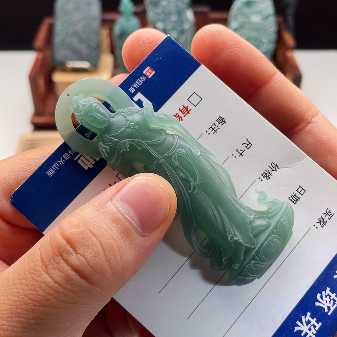 定制翡翠未镶嵌长****?站观音