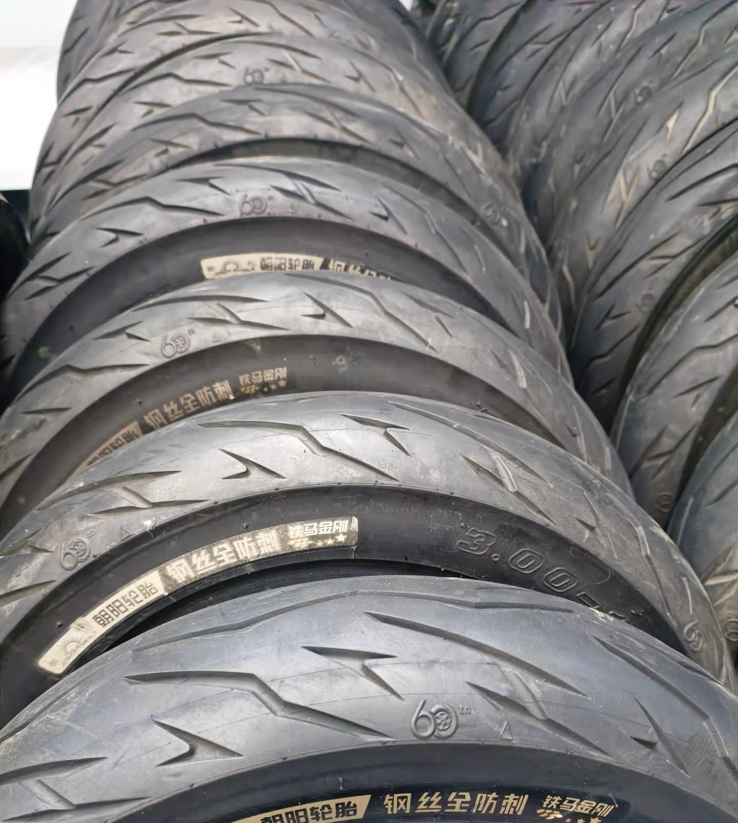 3.00-10八九新朝阳六层钢丝胎