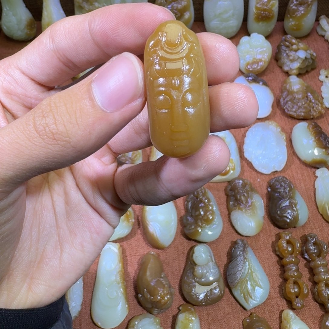 和田玉未镶嵌颈饰