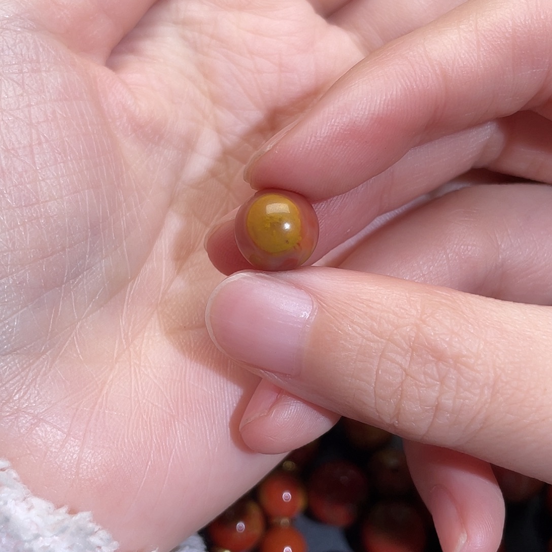 青***伟南红玛瑙未镶嵌圆珠