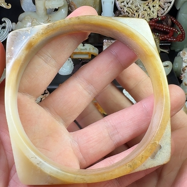 和田玉（糖玉）未镶嵌挂件