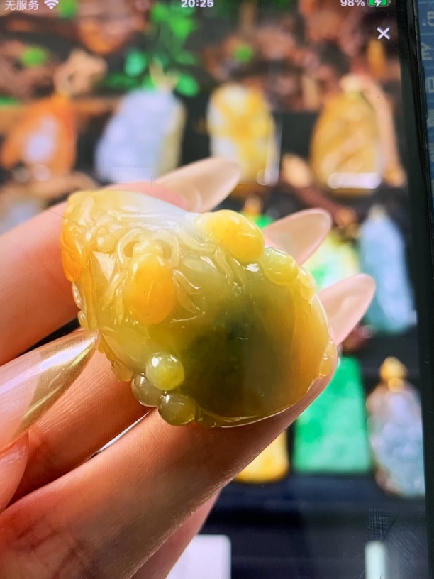 翡翠挂件毛货抛光一物一证