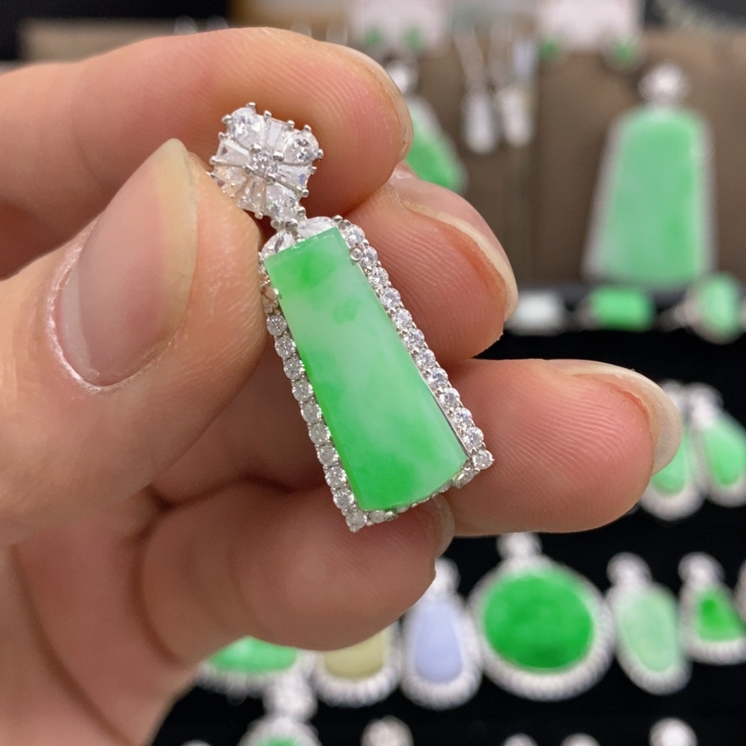 翡翠颈饰银S925镶嵌天然翡翠