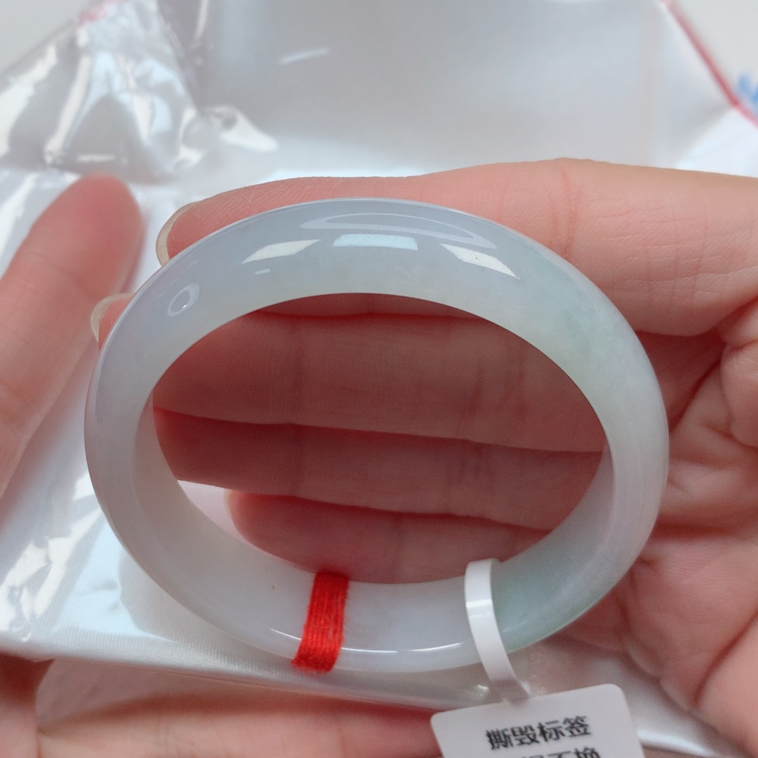 翡翠手镯未镶嵌51.7圈