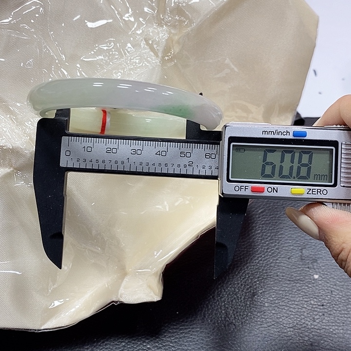 翡翠手镯未镶嵌151