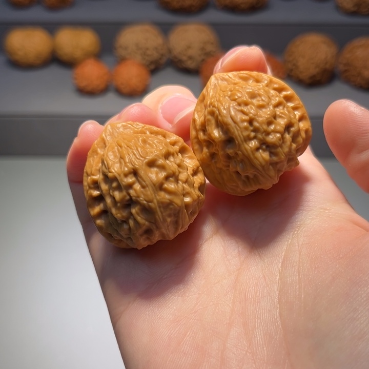 *****文玩核桃把件野白238