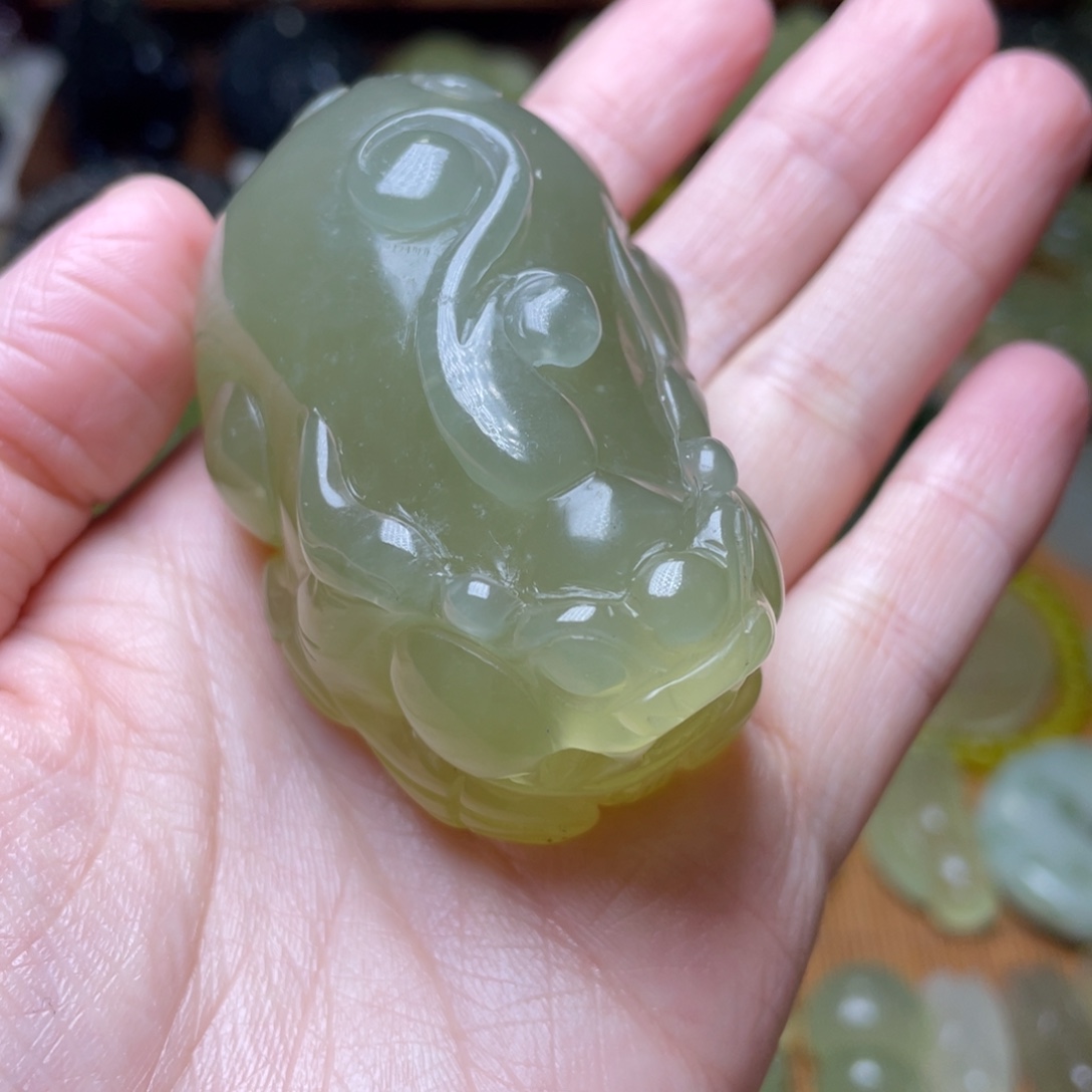 岫玉未镶嵌手把件