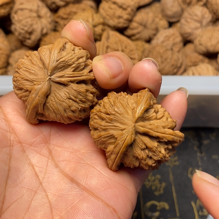 郭***店文玩核桃吊坠文玩核桃异形单只