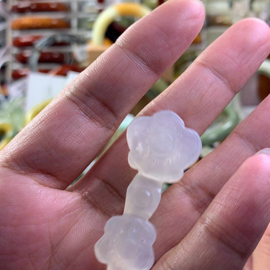 蛇纹石玉颈饰未镶嵌