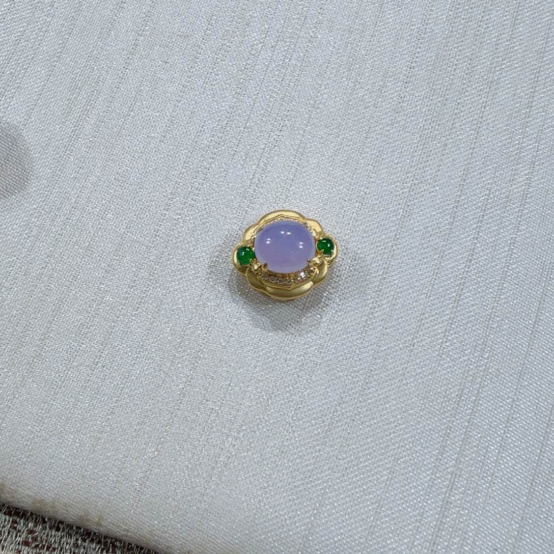 M****翡翠18K金镶嵌颈饰颈饰