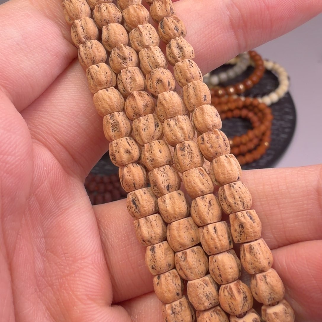 枫****柏香籽/百香籽吊坠