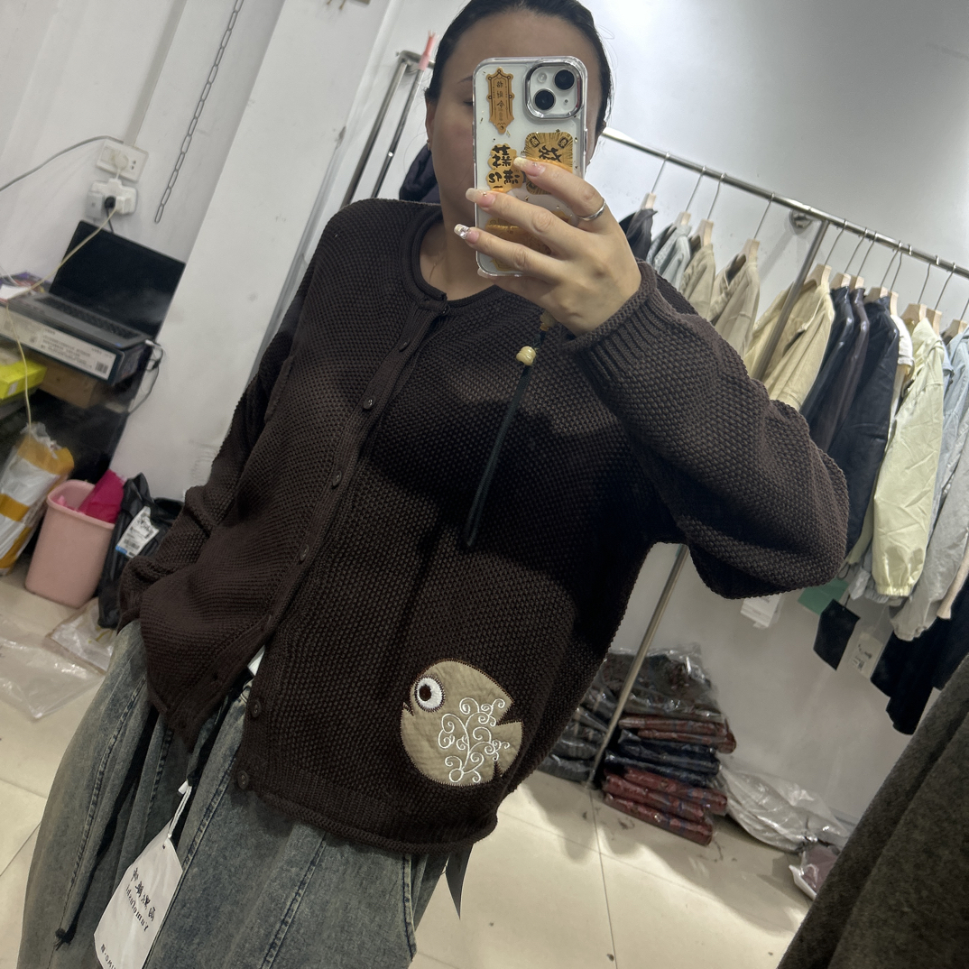 《杰美家》时尚休闲上身巨舒服的宽松针织上衣女款