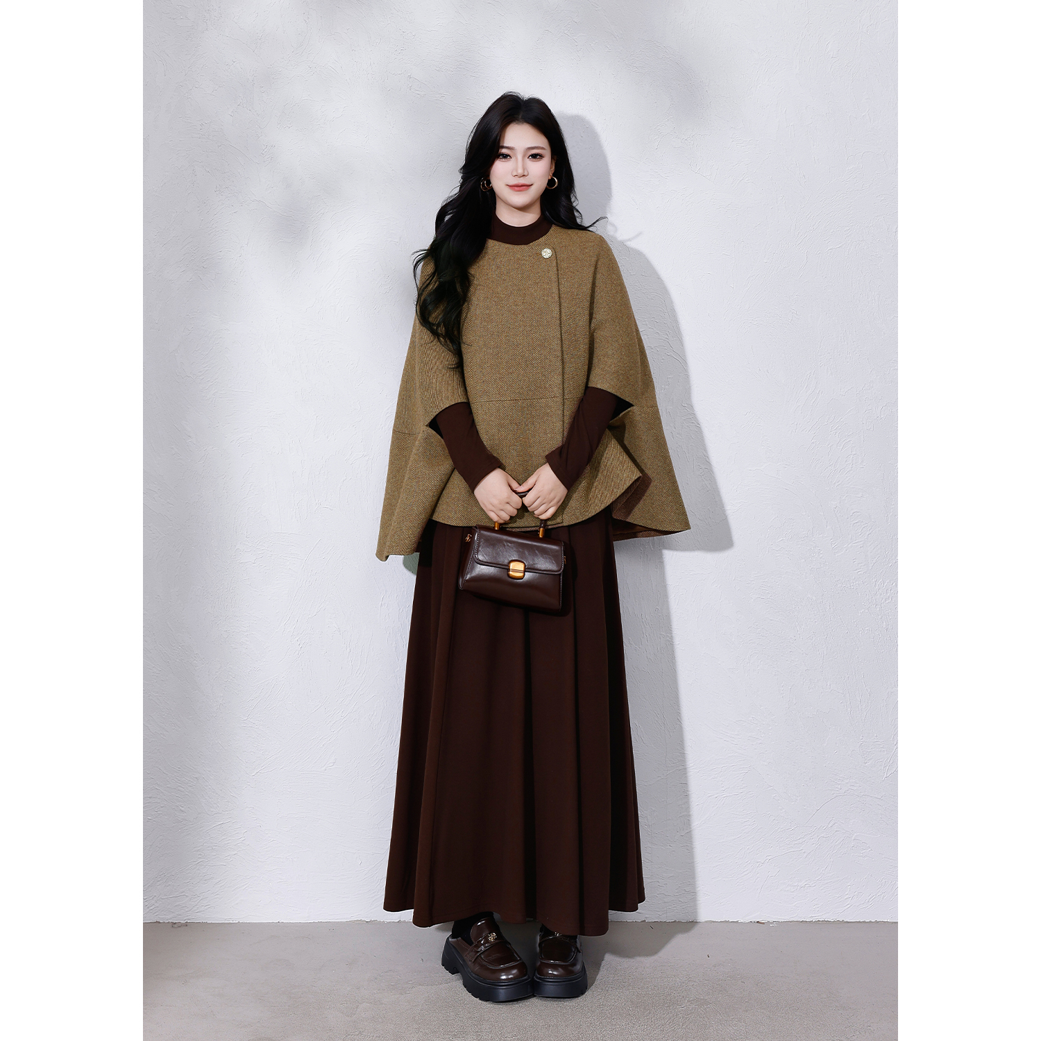 LX【雨中女郎】蛋妹大码女装胖m冬季复古优雅保暖斗篷式外套DM33865