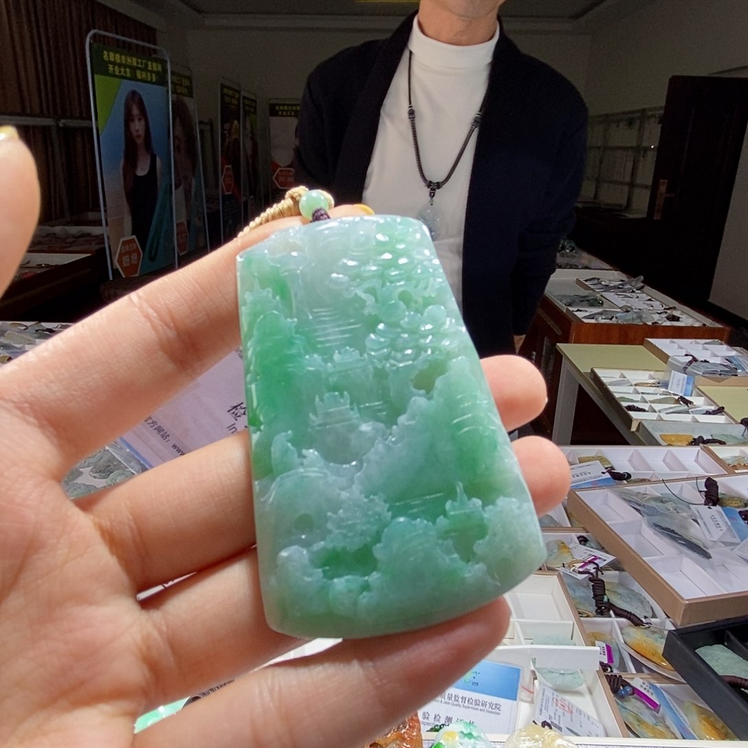 翡翠未镶嵌颈饰翡翠