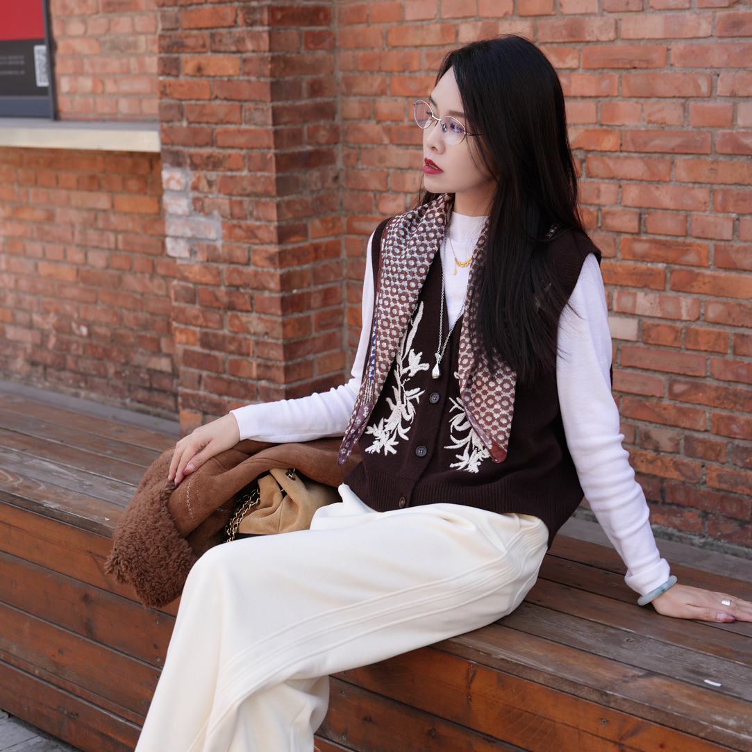 【俪妍】100% 绵羊毛仿手绣花立体精致针织背心