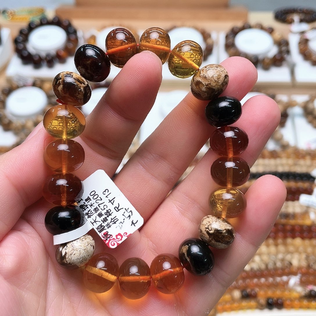 音***雨未镶嵌琥珀裸石十三71428