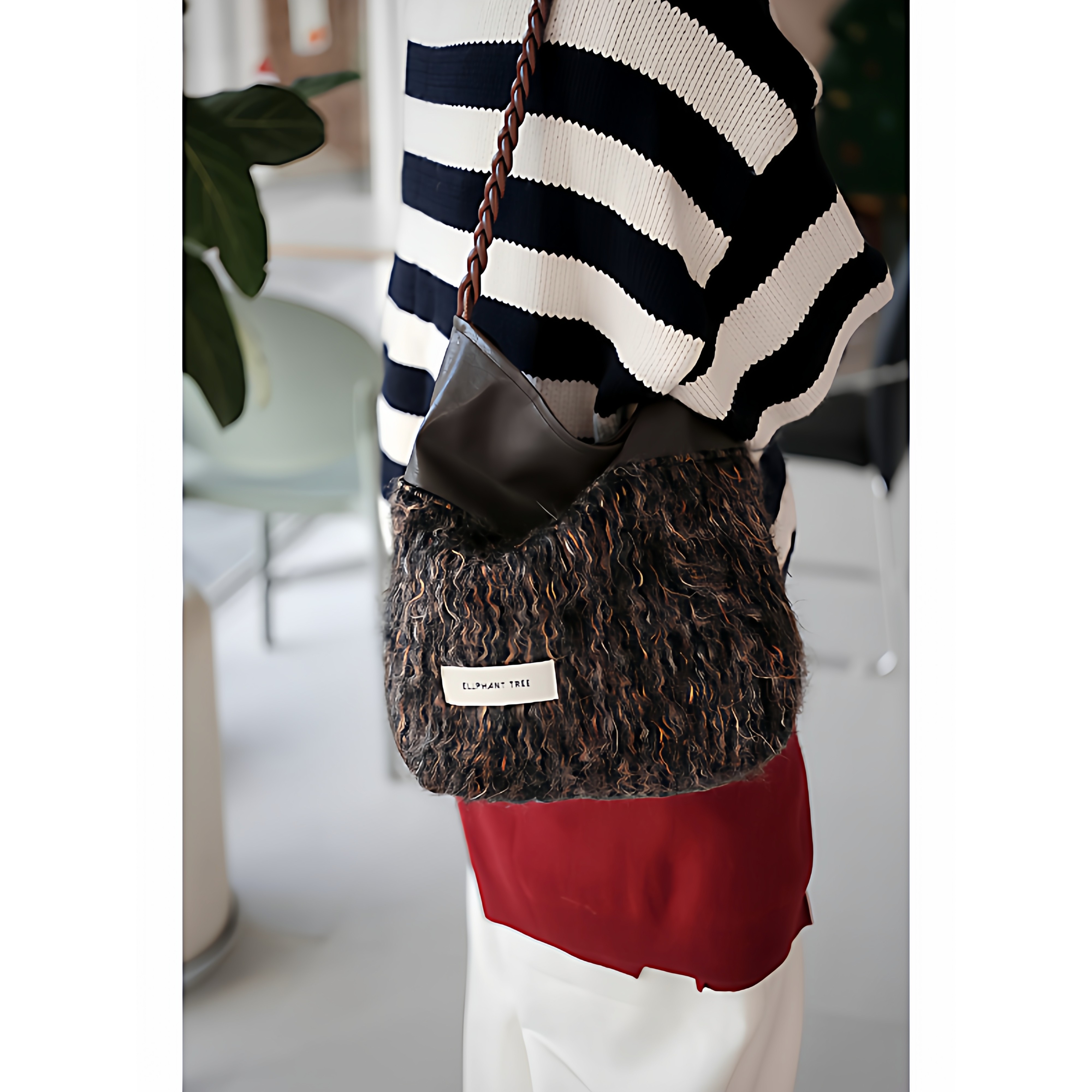 小众气质棕七彩毛呢hobo水桶包女生小众单肩包帆布通勤大容量包包