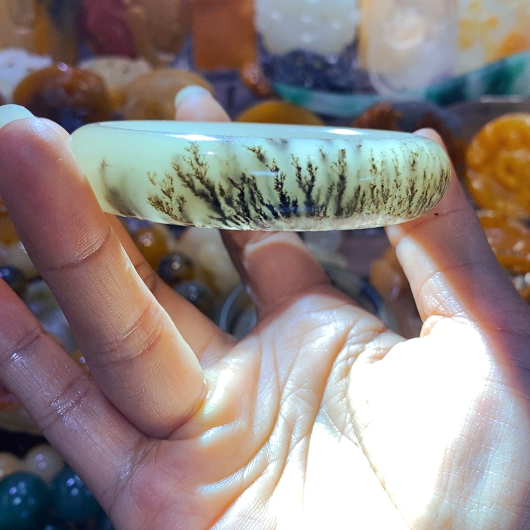 石英质玉（黄龙玉）颈饰未镶嵌