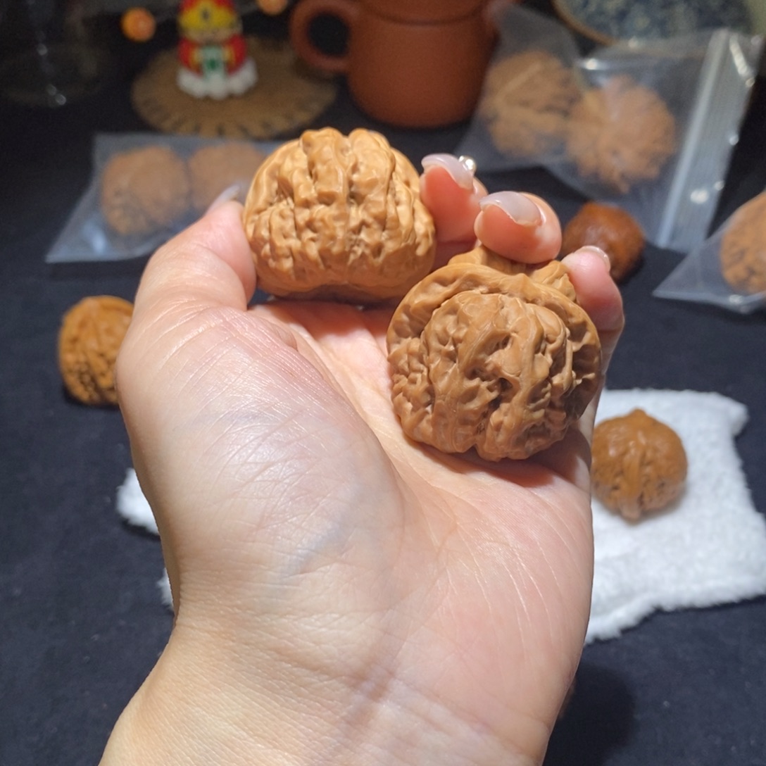 文玩核桃吊坠蛙蛙40+
