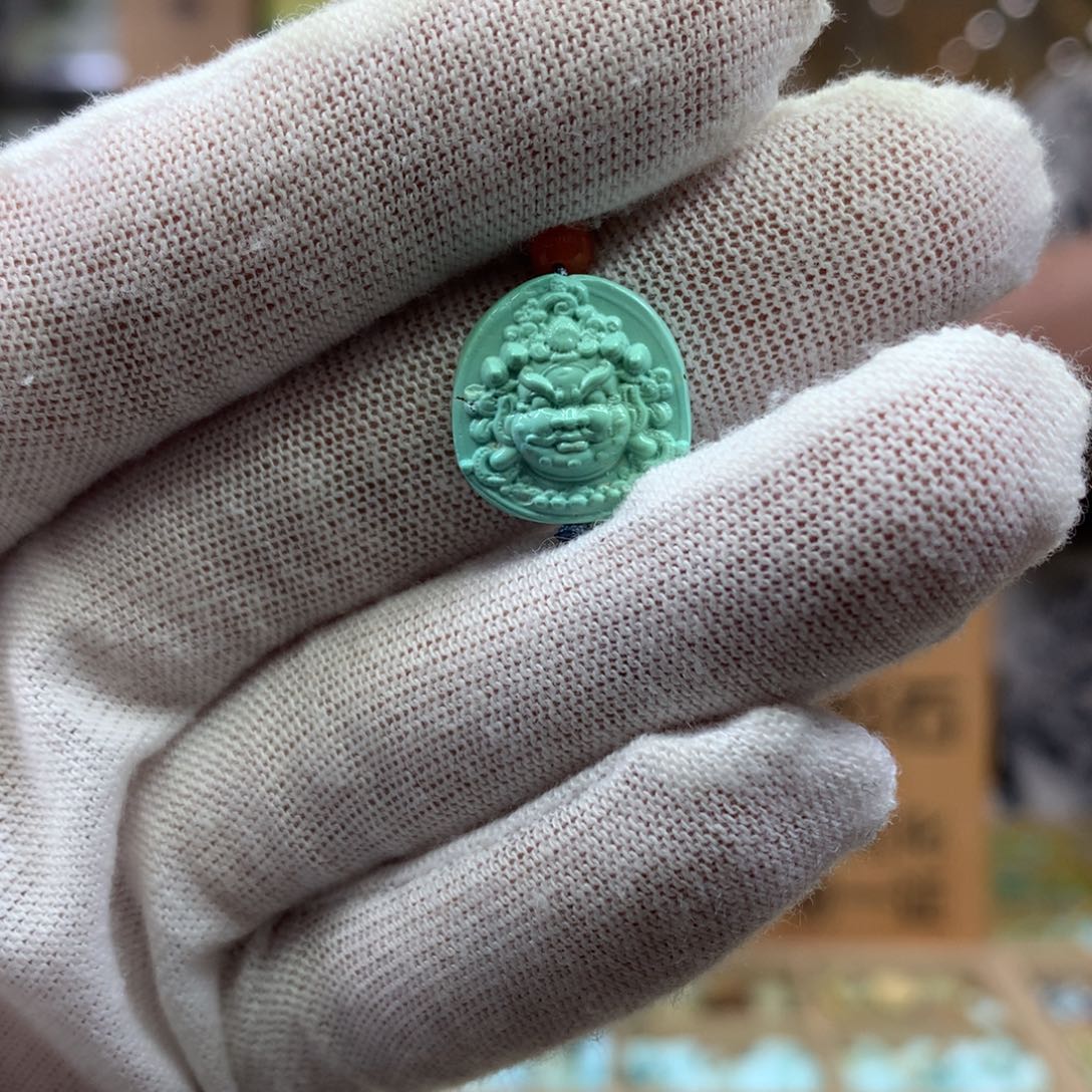 绿松石未镶嵌挂件