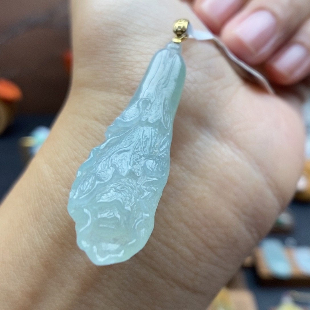 【闪购商品】颈饰18K金镶嵌翡翠83