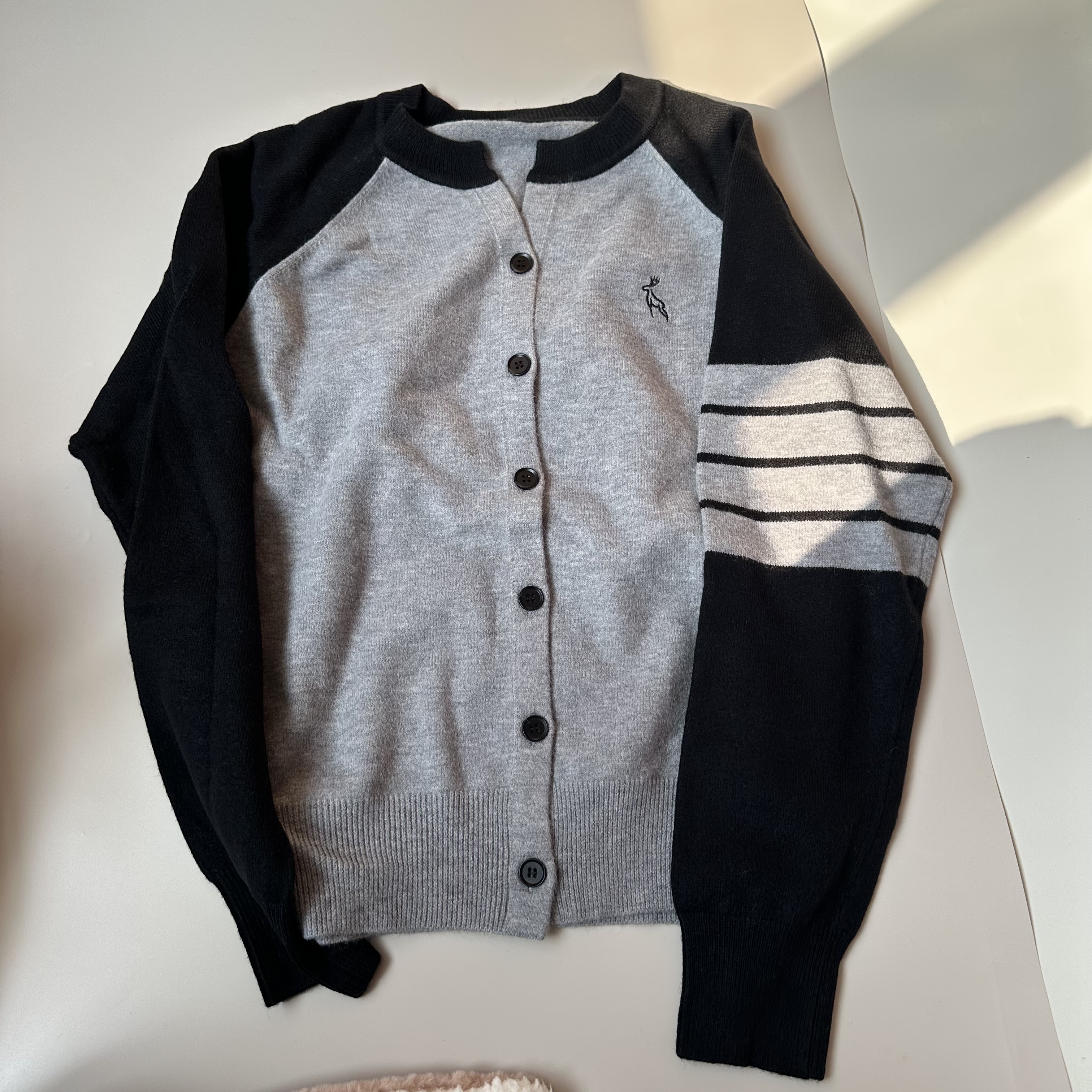 刺绣极简风春秋季毛针织衫开衫外套休闲时尚圆领长袖女士