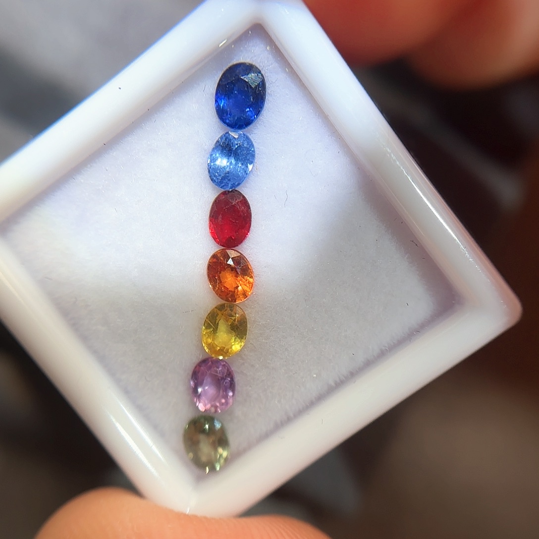 彩色蓝宝石裸石未镶嵌3*4mm1组