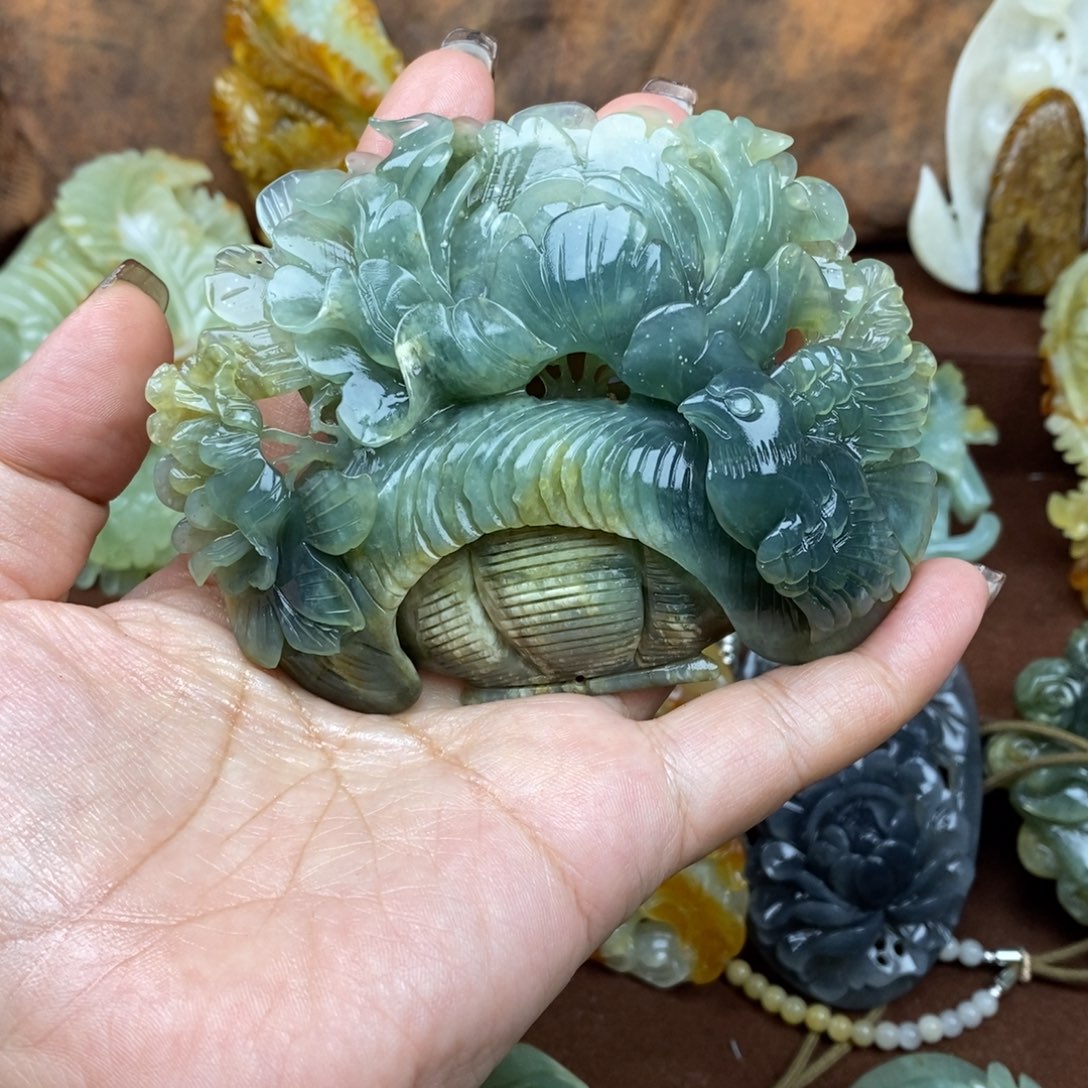 晓***晓蛇纹石玉未镶嵌吊坠(赠链)