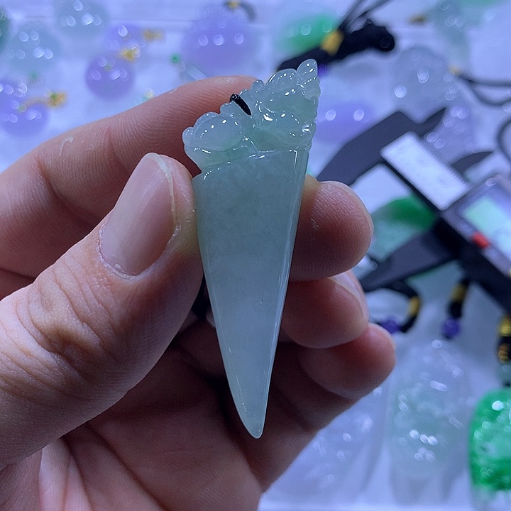 翡翠未镶嵌颈饰天然翡翠A货吊坠