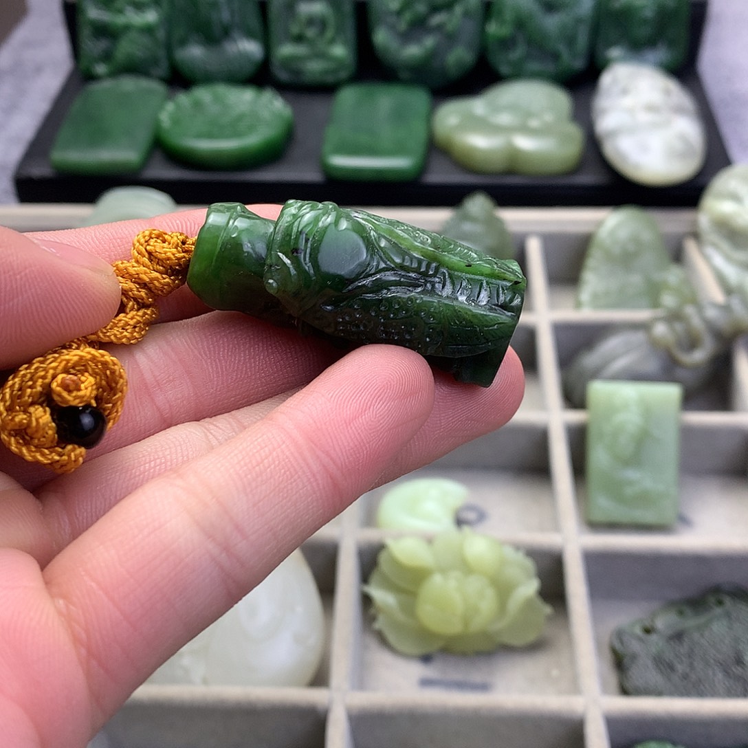 和田玉（碧玉）未镶嵌颈饰