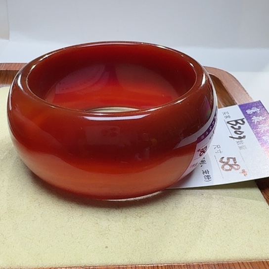 玛瑙/玉髓手镯未镶嵌蒸**上