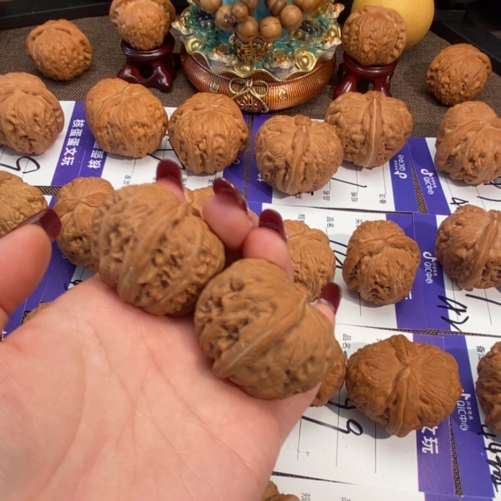 文玩核桃吊坠40元宝，32