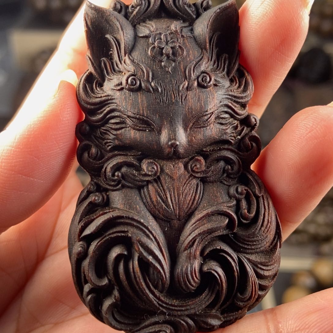 沉香木吊坠白*越南芽庄富森红土