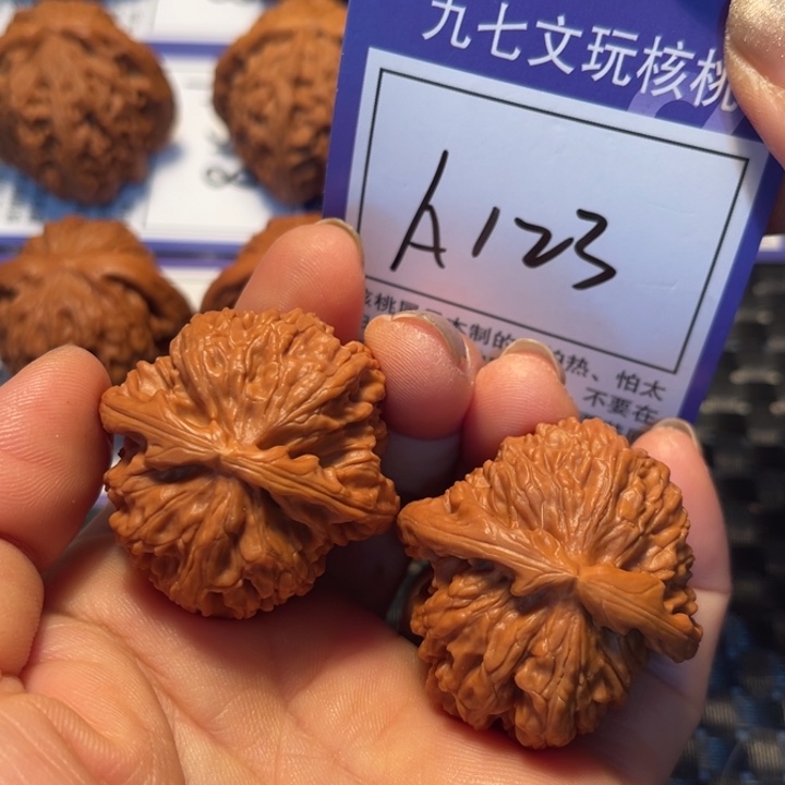 文玩核桃把件37狮子A123