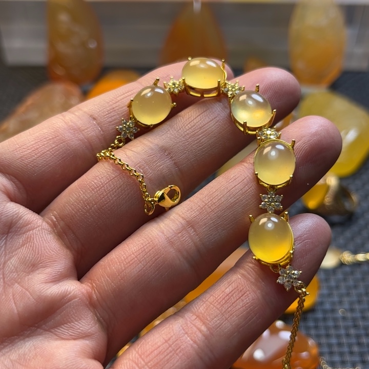 老***0石英质玉未镶嵌旦面