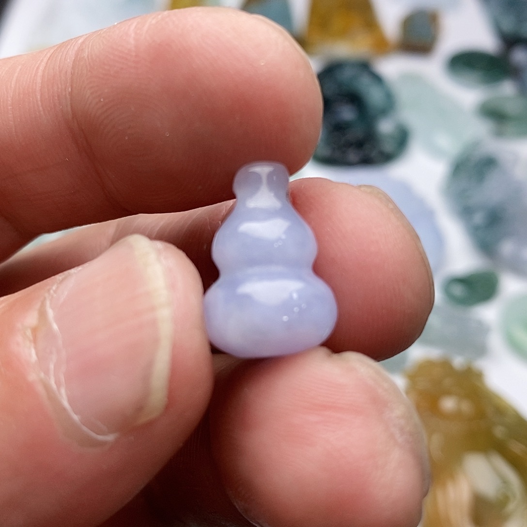 翡翠颈饰未镶嵌葫芦