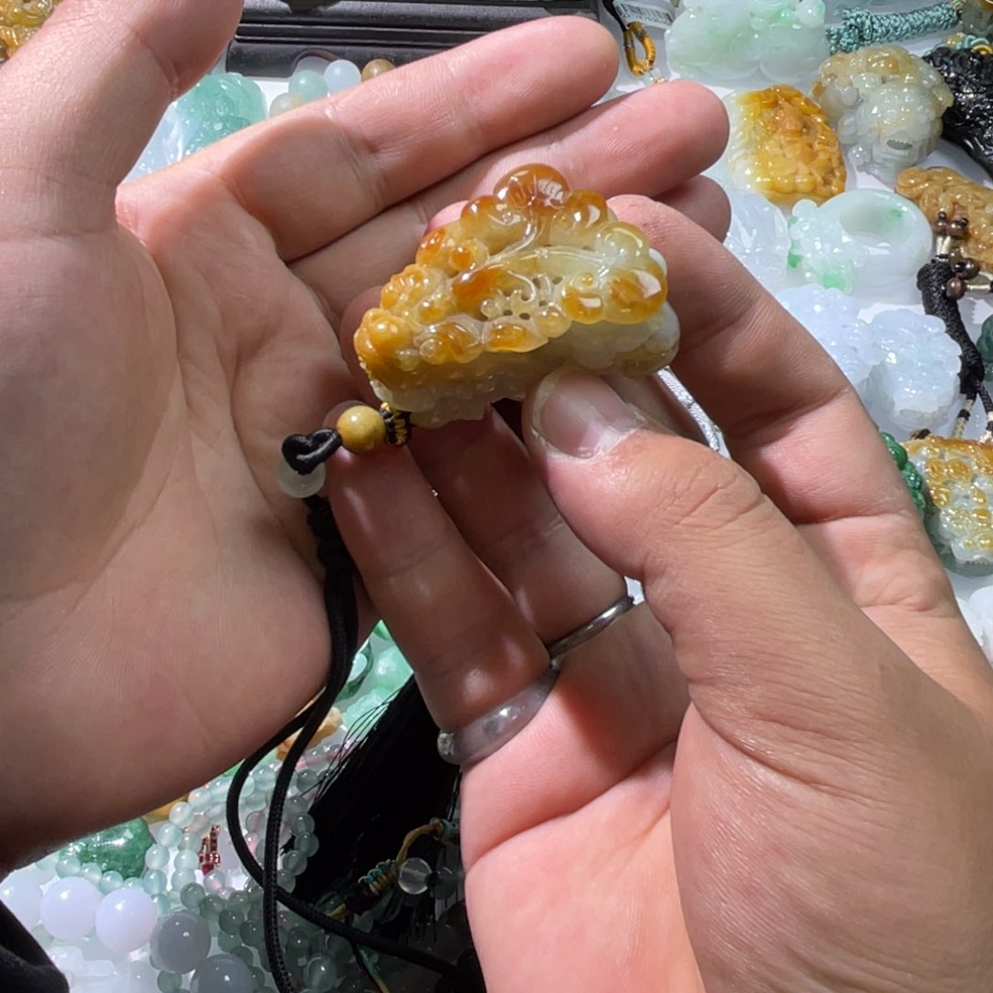 翡翠颈饰未镶嵌天然