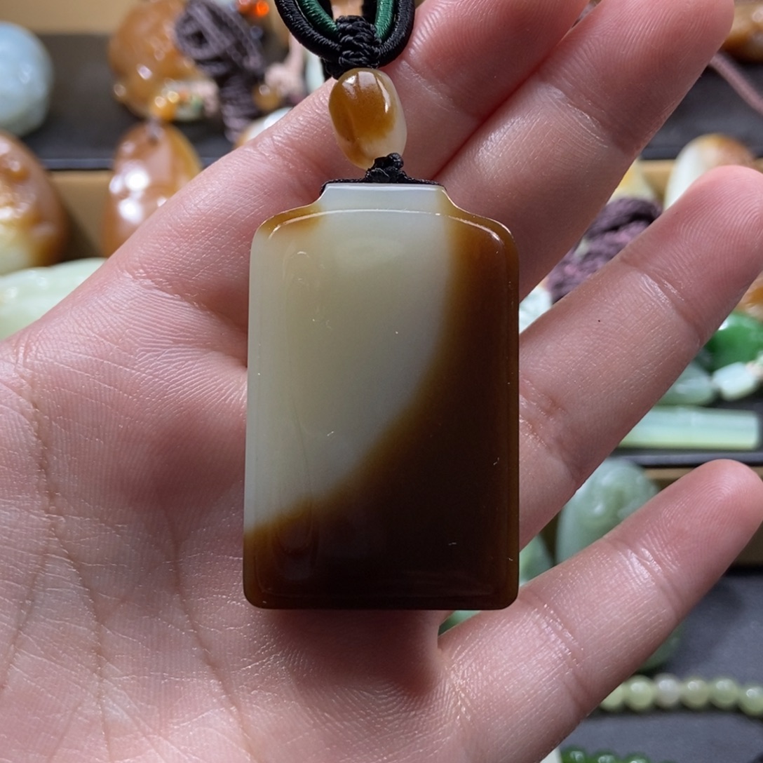 A***C和田玉未镶嵌吊坠(不含链)