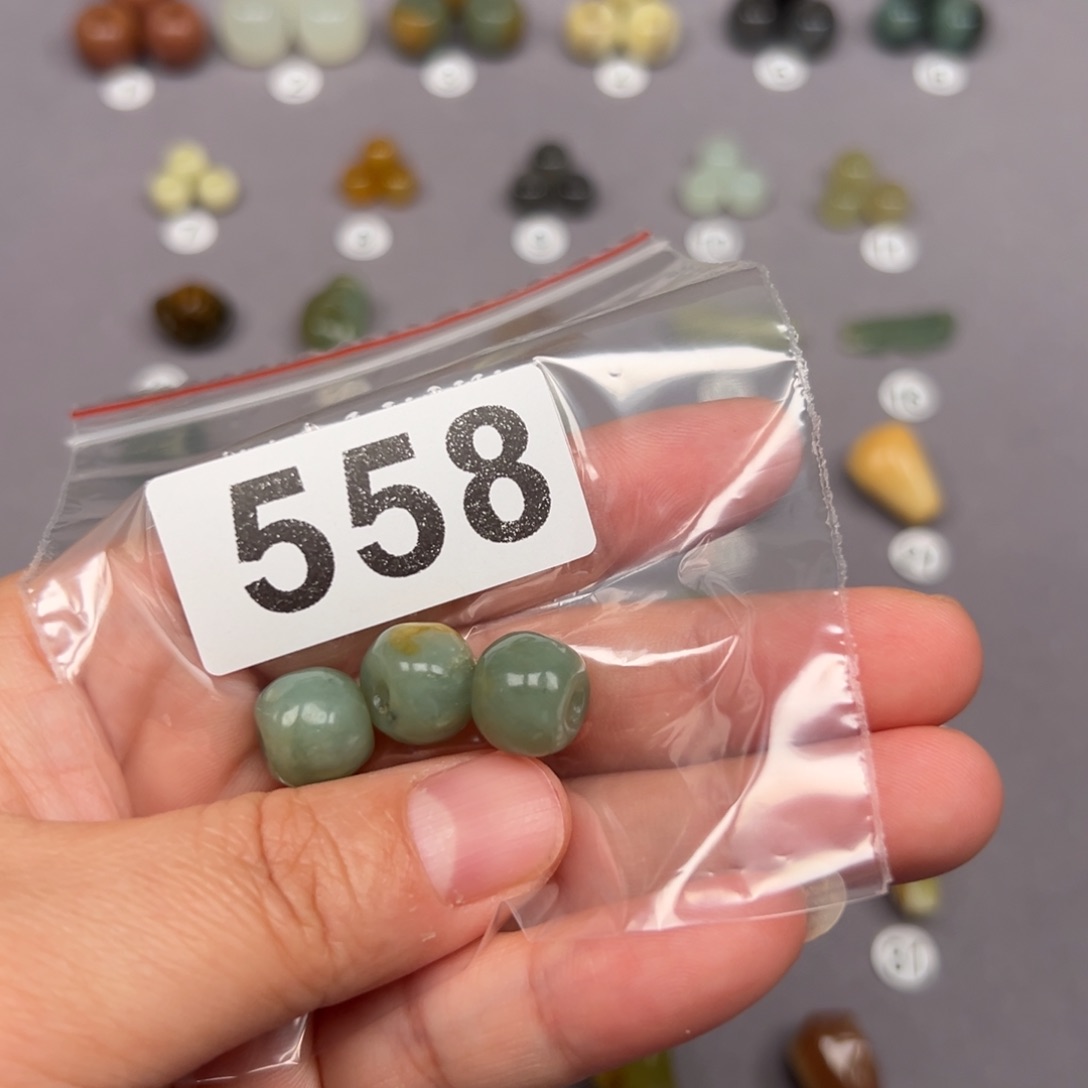 未镶嵌蛇纹石玉颈饰朙*微瑕不退换