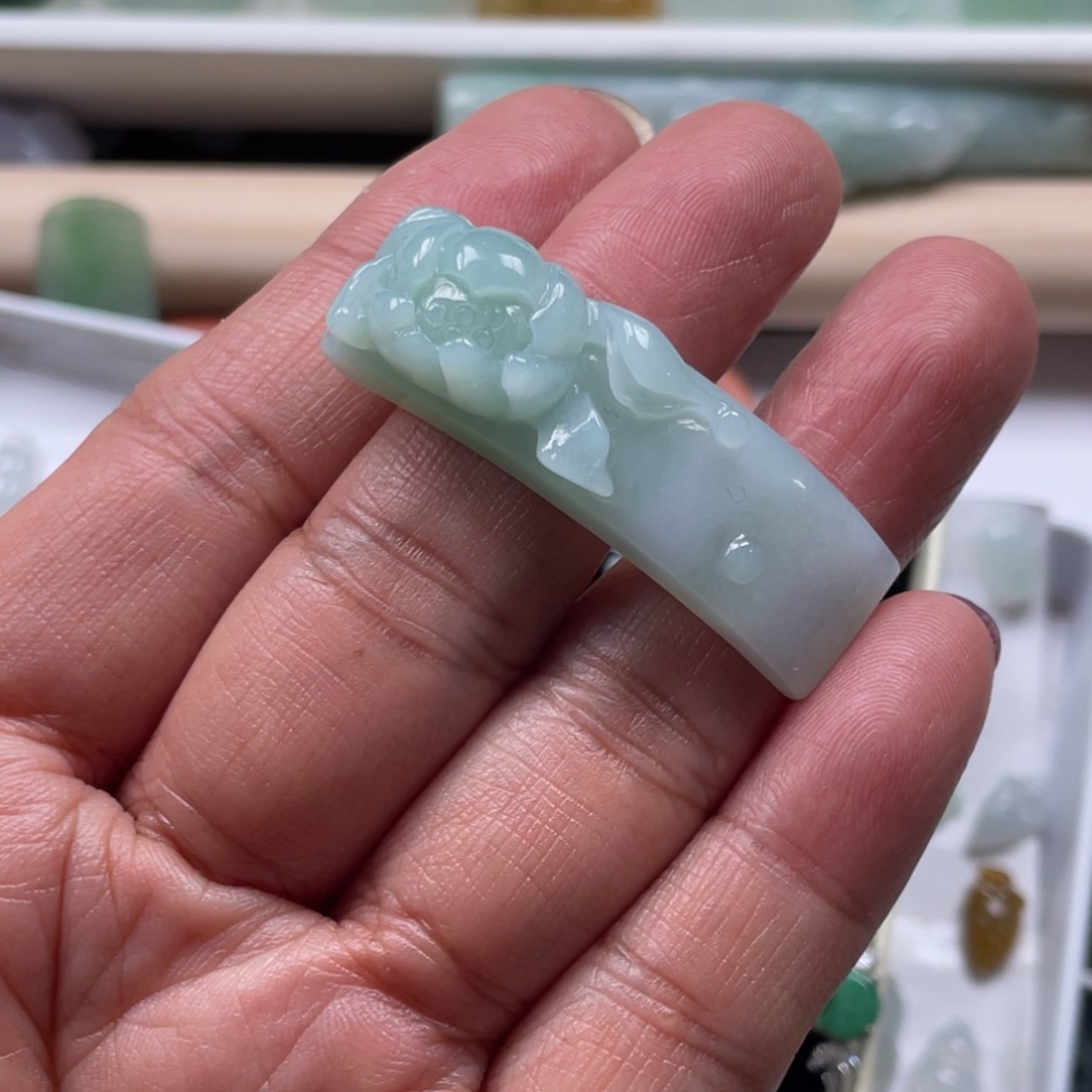 翡翠颈饰未镶嵌66788888