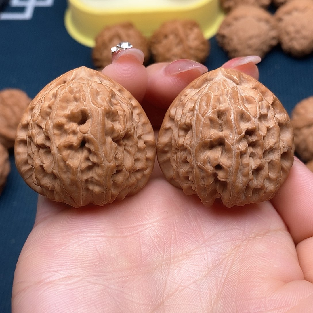 文玩核桃吊坠三角白3 9