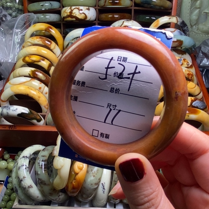 蛇纹石玉手镯未镶嵌