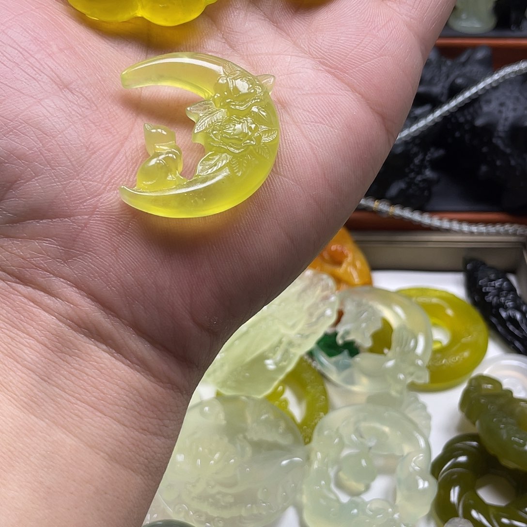 *****蛇纹石玉未镶嵌颈饰