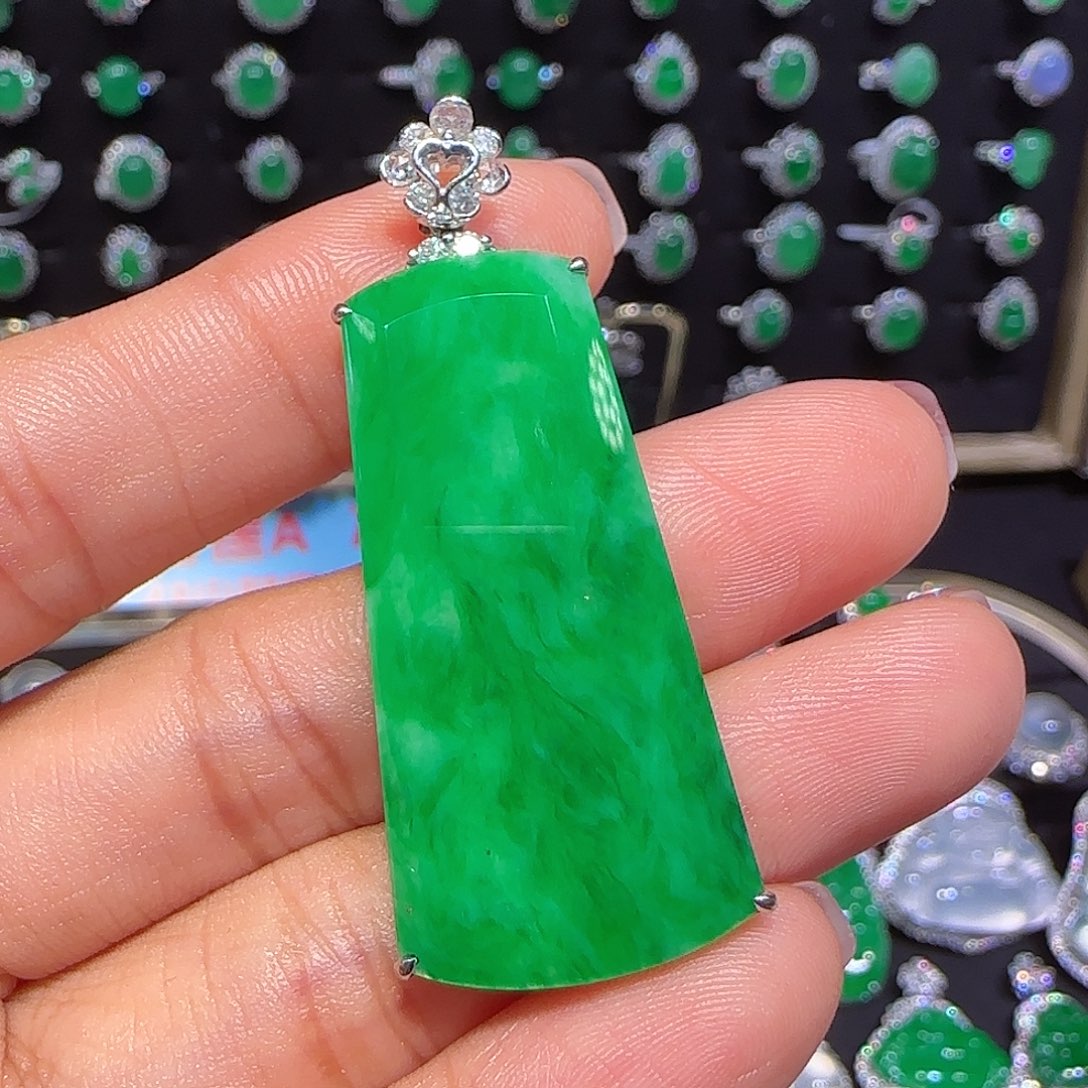 翡翠吊坠(不含链)18K金镶嵌无事牌