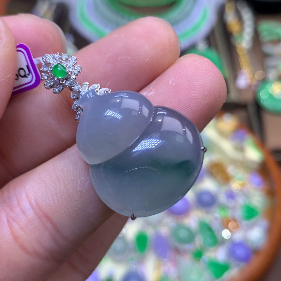 翡翠18K金镶嵌颈饰