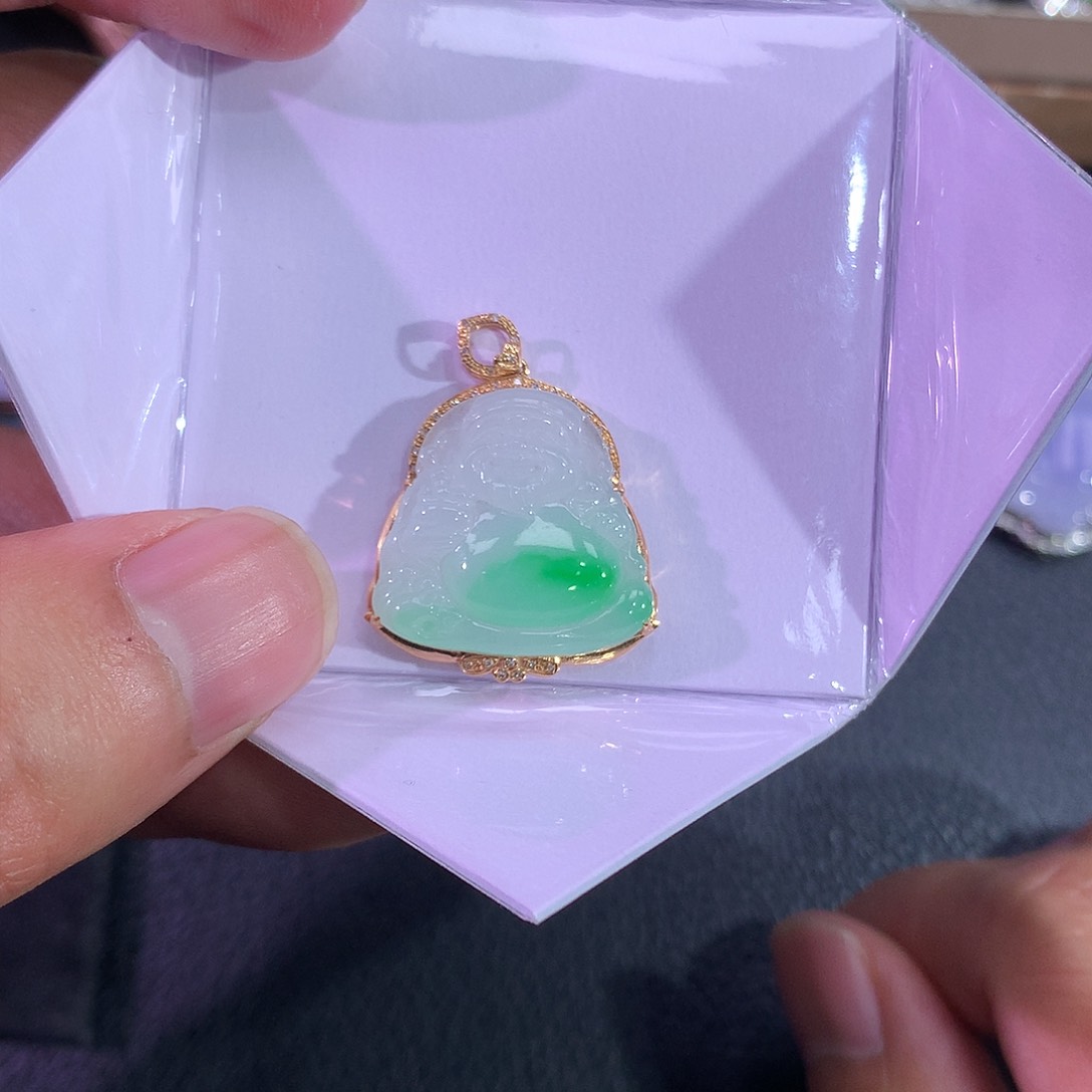 翡翠吊坠(赠链)18K金镶嵌