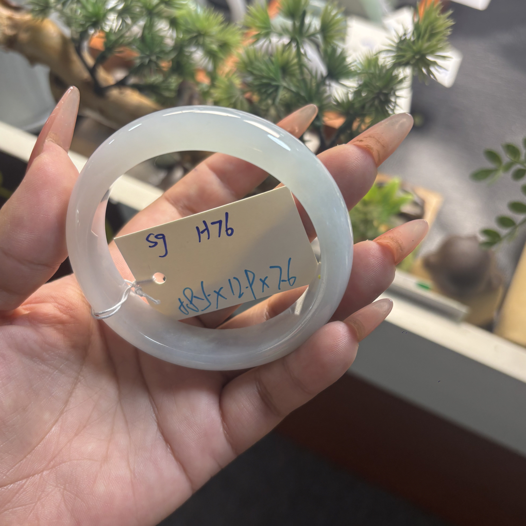 缅甸天然翡翠A货玉镯进直播间选购